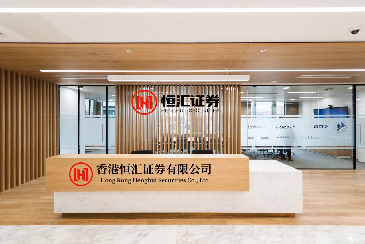配资盘 马斯克预测10年内全球人形机器人超10亿台，每台产出是人类5倍